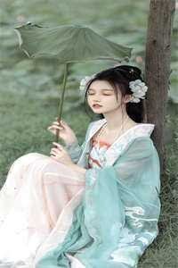 未婚妻助理当众向她求婚后，我的身份曝光了推荐