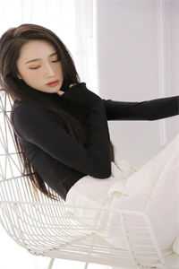 带电饭锅穿饥荒年，我选阴狠权臣无删减