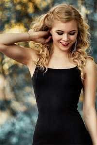 婚礼当天未婚妻助理把戎装换成和服，我反手掏出打火机结局