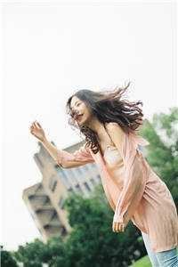 婚礼前，未婚夫设计的婚纱却不是给我的无删版