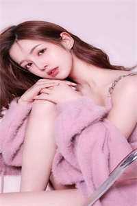 穿成男主和反派的恶毒亲妈的小说