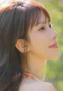 未婚妻说新助理是公司的未来后，我直接让他们破产免费看