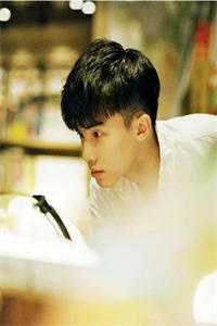 带电饭锅穿饥荒年，我选阴狠权臣人气小说