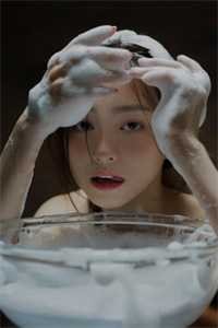 婚礼前，未婚夫设计的婚纱却不是给我的目录